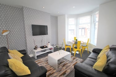 6 bed house, Norwood Terrace, Hyde Park, Leeds, LS61EA - Image 1