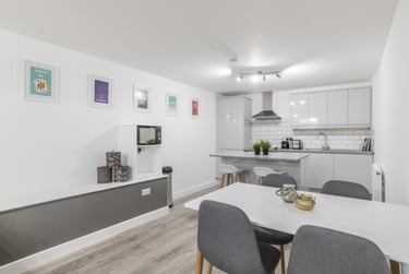 2 bed house, Knowle Mount, Burley, Leeds, LS42PP - Image 4