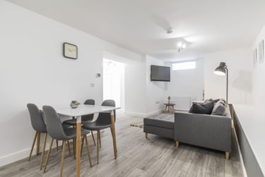 2 bed house, Knowle Mount, Burley, Leeds, LS42PP - Image 10