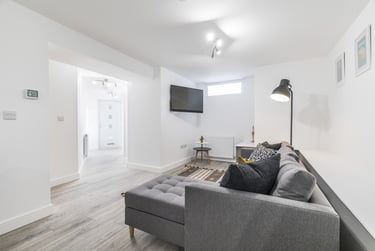 2 bed house, Knowle Mount, Burley, Leeds, LS42PP - Image 11