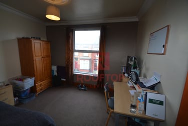 5 bed house, Norwood Place, Hyde Park, Leeds, LS61DY - Image 2