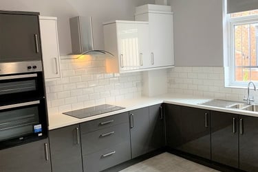 5 bed house, Delph Mount, Rampart Road, Leeds, LS62HS - Image 1