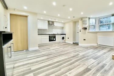 2 bed house, Ashwood Terrace, Hyde Park, Leeds, LS62EH - Image 2