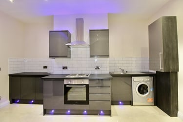 2 bed house, Ashwood Terrace, Hyde Park, Leeds, LS62EH - Image 2