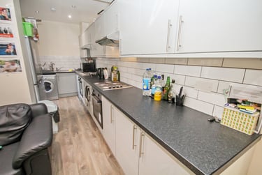 6 bed house, Hessle Mount, Hyde Park, Leeds, LS61EP - Image 3