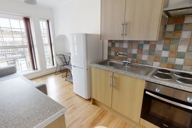 1 bed house, Churchgate, City Centre, Loughborough, LE111UD - Image 2