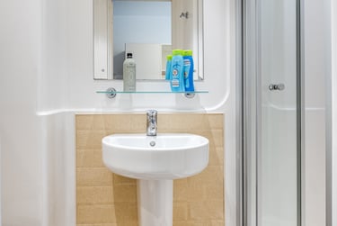 Silver Studio at Fulham Palace Studios, 168-188 Fulham Palace Road, Hammersmith, London, W69PA - Image 22