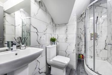 2 bed house, Queens Road, Hyde Park, Leeds, LS61HY - Image 3