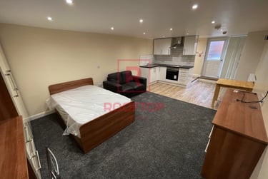 1 bed house, Back Brudenell Grove, Headingley, Leeds, LS61FS - Image 2