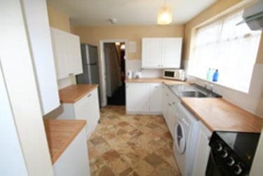 4 bed house, Grafton Street, Newland, Hull, HU52NP - Image 1