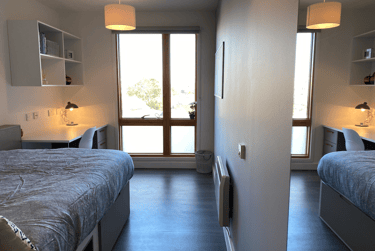 Premier Ensuite at Charles Morton Court, 37-43 Green Lanes, Newington Green, London, N169BS - Image 4