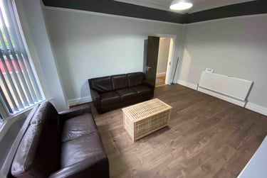 2 bed house, Brudenell Grove, Hyde Park, Leeds, LS61HP - Image 3