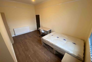 2 bed house, Brudenell Grove, Hyde Park, Leeds, LS61HP - Image 12