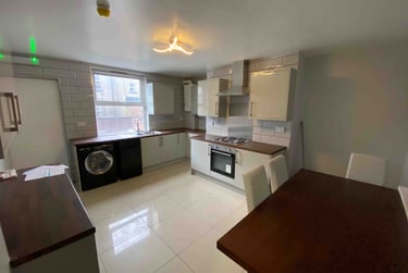 2 bed house, Brudenell Grove, Hyde Park, Leeds, LS61HP - Image 11