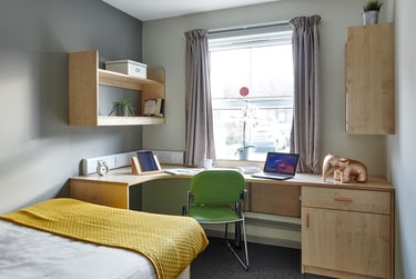 Classic Plus En-suite at Firth Point, 100 Firth Street, City Centre, Huddersfield, HD13BQ - Image 1