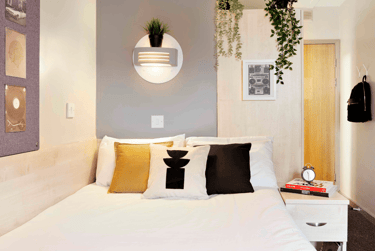 standard ensuite at St Thomas Court, 20 Gasking Street, Mutley, Plymouth, PL49AP - Image 1