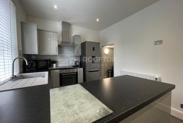 1 bed house, Otley Road, Headingley, Leeds, LS64BA - Image 14