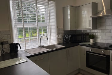 1 bed house, Otley Road, Headingley, Leeds, LS64BA - Image 2