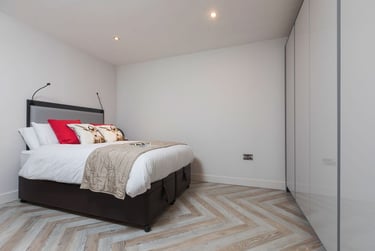 Gold One Bed Apartment - Image 2