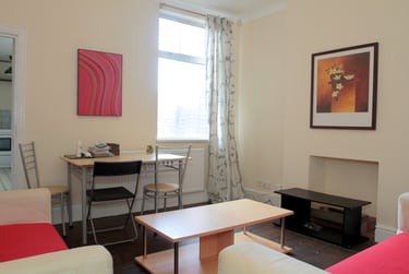 4 bed house, Thurlow Road, Clarendon Park, Leicester, LE21YE - Image 1