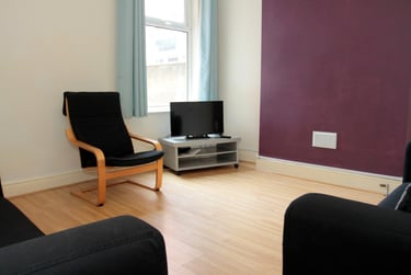 4 bed house, Harrow Road, City Centre, Leicester, LE30JY - Image 1