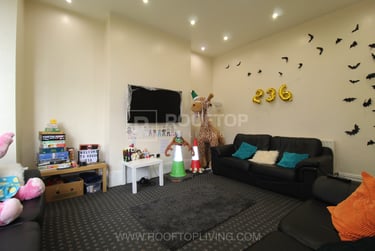 10 bed house, Kirkstall Lane, Headingley, Leeds, LS63DP - Image 9