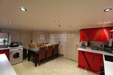 10 bed house, Kirkstall Lane, Headingley, Leeds, LS63DP - Image 8
