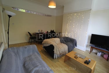 8 bed house, Ash Grove, Hyde Park, Leeds, LS61AX - Image 13