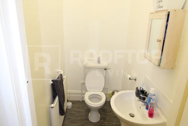8 bed house, Ash Grove, Hyde Park, Leeds, LS61AX - Image 15