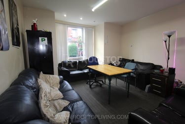7 bed house, Chestnut Avenue, Hyde Park, Leeds, LS61AZ - Image 9