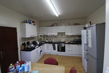6 bed house, Ebor Place, Hyde Park, Leeds, LS61NR - Image 10