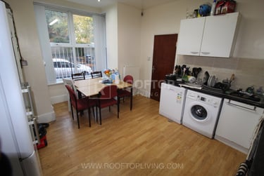 6 bed house, Ebor Place, Hyde Park, Leeds, LS61NR - Image 4