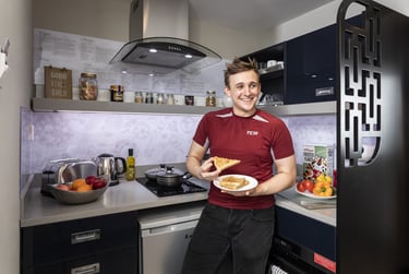 Sapphire Studio at Walnut Gardens, Walnut House, St Davids Hill, Exeter, EX44DH - Image 2