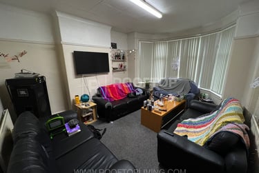 7 bed house, St. Michaels Villas, Headingley, Leeds, LS63AF - Image 1
