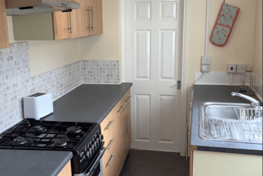 2 bed house, Macon Avenue, Newland, Hull, HU51QR - Image 1