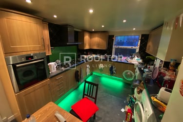 7 bed house, Chestnut Avenue, Hyde Park, Leeds, LS61AZ - Image 6