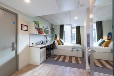 Silver Plus Studio at LIV Student Sheffield, 131 Ecclesall Road, City Centre, Sheffield, S118HY - Image 2