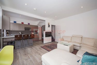 4 bed house, Royal Park Avenue, Hyde Park, Leeds, LS61EY - Image 1