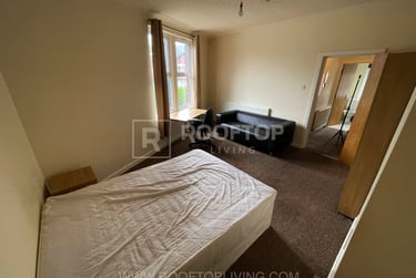3 bed house, Beechwood Crescent, Burley, Leeds, LS42LL - Image 5