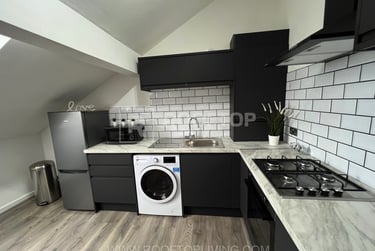 2 bed house, Queens Road, Hyde Park, Leeds, LS61HY - Image 14