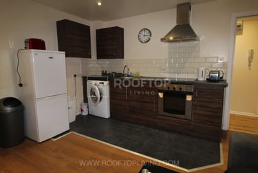 3 bed house, Moorland Avenue, Hyde Park, Leeds, LS61AP - Image 5