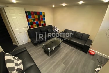 8 bed house, Mayville Avenue, Hyde Park, Leeds, LS61NQ - Image 2
