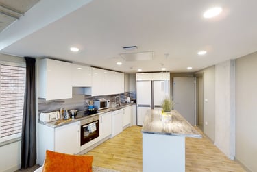 Gold En-suite at LIV Student Sheffield, 131 Ecclesall Road, City Centre, Sheffield, S118HY - Image 15