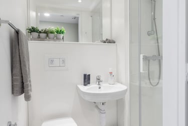 Gold Plus En-suite at LIV Student Sheffield, 131 Ecclesall Road, City Centre, Sheffield, S118HY - Image 8