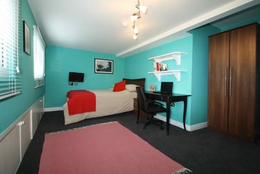 6 bed house, Buckingham Mount, Hyde Park, Leeds, LS61DN - Image 6