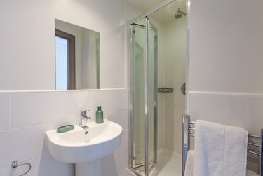 Premium Studio at Mercury House, St Peters Road, Central, Bournemouth, BH12NT - Image 6