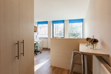 Premium Studio at Mercury House, St Peters Road, Central, Bournemouth, BH12NT - Image 4