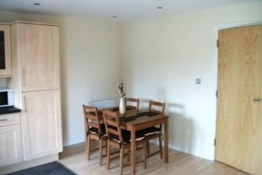 2 bed house, Gracedieu Court, City Centre, Loughborough, LE114QH - Image 2
