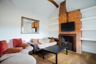 2 bed house, Baxter Gate, City Centre, Loughborough, LE111TH - Image 1