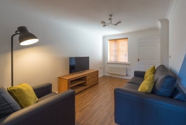 2 bed house, Goods Yard Close, City Centre, Loughborough, LE115EB - Image 2